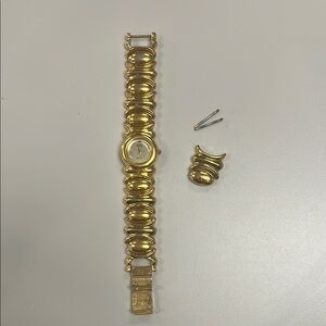 Anne Klein Gold Tone heavy Watch with Extra Links / vintage